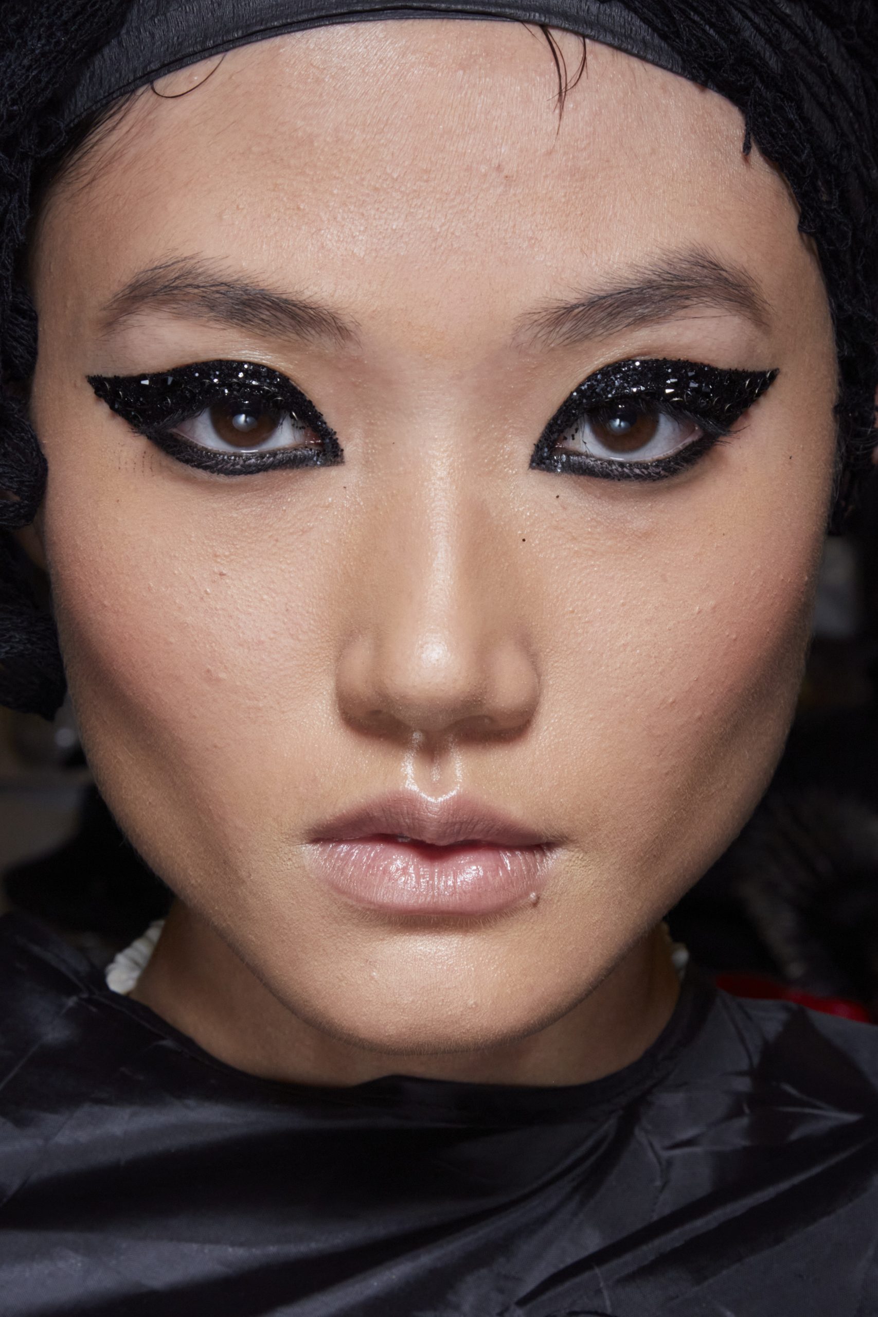 LaQuan Smith Spring/Summer S/S 2022 Black eyeliner Grunge eyes 2022 Makeup Trends